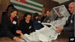 აფხაზი სეპარატისტები მორიგ უკანონო ე.წ "არჩევნებს" "ატარებენ"