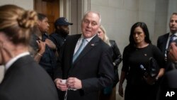 58-годишниот Скализ ја доби поддршката на републиканците примарно од долгогодишни членови и етаблирани политичари на партијата.