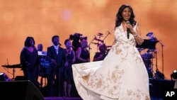 Aretha Franklin akitumbuiza April 19, 2017, mjini New York.