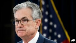 Kepala bank sentral Amerik Serikat, Jerome Powell, dalam konferensi pers, 3 Maret 2020. (Foto: AP)