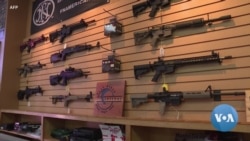 VOA英语视频：美国接连发生大规模枪击惨案后，拜登推动重新禁止攻击型武器