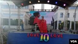 LGBTIQ aktivistkinja Hana Konatar na bini Prajda u Podgorici, 8. oktobra 2022.