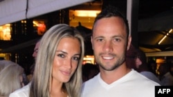 Reeva e Pistorius, em Melrose Arch, Joanesburgo, Janeiro de 2013