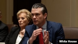 د متحدو ایالتونو د دفاع وزیر پیټ هګیست