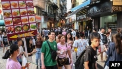 资料照：来自中国大陆的游客在国庆黄金周期间到澳门旅游。(2023年10月3日)