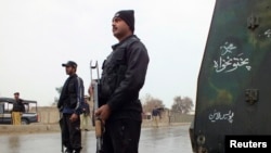 Pakistan, Jumat (12/2), menyatakan empat tentaranya tewas sewaktu “teroris” menyerbu sebuah pos keamanan di distrik terpencil di bagian barat laut negara itu. (Photo: Reuters)