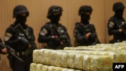 ဖေဖဝါရီ ၂၀ ရက်နေ့တုန်းက ထိုင်း-မြန်မာနယ်စပ် မူးယစ်ဆေးဝါးများကို ဖမ်းဆီးရမိစဉ် 