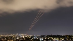 Teherán advierte de represalias “más contundentes” si Israel responde a Irán, mientras Occidente condena el bombardeo del fin de semana
