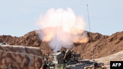 ទាហាន​អ៊ីស្រាអែល​បាញ់​ផ្លោង​ទៅកាន់តំបន់ Gazaនៅក្បែរព្រំដែន​ប៉ាឡេស្ទីន​កាលពីថ្ងៃទី​១៧ តុលា ឆ្នាំ២០២៣។