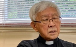 天主教香港教区荣休主教陈日君接受美国之音访问。(美国之音汤惠芸)