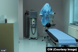 Aparat „Stellaris“ za operaciju mrene, koji je ustupljen Općoj bolnici „Prim. dr. Abdulah Nakaš“, vrijedi 255.000 KM. Otplaćivanje je planirano ugradnjom 1.000 leća godišnje u periodu od pet godina.