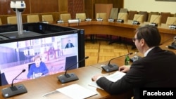 Video-konferencija predsednika Srbije Aleksandra Vučića i nemačke kancelarke Angele Merkel, tokom pandemije koronavirusa, u Beogradu, 18. marta 2020. (Foto: Fejsbuk stranica predsednika Srbije)