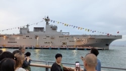 中國海軍海南號075型兩棲攻擊艦停靠香港招商局碼頭。 (2024年11月24日)