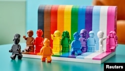 Novi set Lego kockica u duginim bojama upućuje poruku inkluzivnosti. 