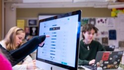 ཕིན་ལེནྜ་གྱི་ན་གཞོན་ཚོས་གནས་ཚུལ་རྫུན་བཟོས་དང་འཁྱོགས་བཤད་ལ་གདོང་ལེན་ཇི་ལྟར་བྱེད། 