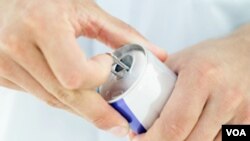 Jumlah warga di AS dan negara maju lainnya kini makin berkurang mengkonsumsi minuman soda, yang meresahkan perusahaan minuman ringan.