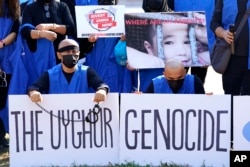 Wanaolaani vitendo vya kulazimishwa watu wa Uyghur kufanya kazi kwa nguvu China iliyopigwa marufuku na sheria ya Marekani Uyghur Forced Labor Prevention Act.
