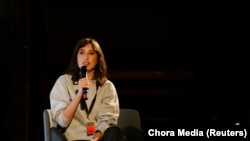 Итальянская журналистка Сесилия Сала выступает на мероприятии в Милане, Италия, 16 февраля 2024 года.