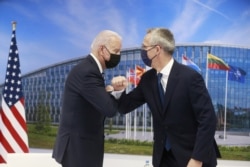 Predsjednik SAD Joe Biden i generalni sekretar NATO-a Jens Stoltenberg tokom samita NATO-a, u sjedištu Alijanse u Briselu, Belgija, 14. juni 2021. Stephanie Lecocq / Pool putem REUTERS-a