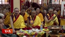 སེ་ར་དང་གྲྭ་ཚང་བྱེས་སྨད་གསུམ་གྱིས་བརྟན་བཞུགས་བསྟར་འབུལ། 