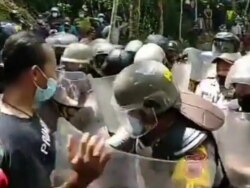 Aksi kekerasan yang melibatkan aparat keamanan dan warga. (Foto: Courtesy/LBH Yogya)