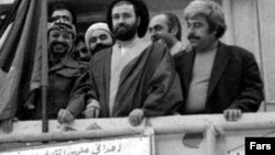 در ۲۲ بهمن ۱۳۵۷ سفارت سابق اسرائیل در تهران به تسخیر نیروهای انقلابی درآمد و به سازمان آزادیبخش فلسطین واگذار شد.