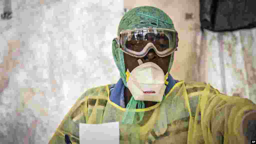 Ma'akacin cutar Ebola a Kenema, Sierra Leone, 11 ga Agusta, 2014.