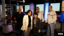 Joey Alexander bersama tim VOA di New York.