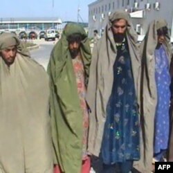 Nangarhor viloyatida ayollar kiyimini kiyib xuruj qilishga uringan jangarilar qo'lga tushgan