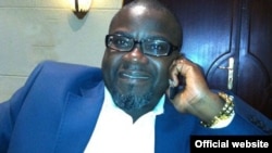 گفتگوی اوپرا وینفری با میشل اوباما بانوی نخست پیشین آمریکا درباره کتاب خاطرات جدیدش در شیکاگو.