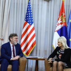 Savetnik direktora američke Razvojne finansijaske korporacije (DFC) Kejleb Mekeri tokom sastanka sa ministarkom građevinarstva, saobraćaja i infrastrukture Zoranom Mihajlović, u Beogradu, 7. febraura 2020. (Foto: Sajt Ministarstva građevinarstva, saobraćaja i infrastrukture)