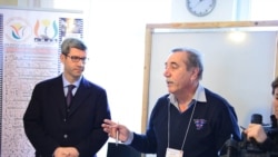 ئارێز داراپوور، چالاکی سیاسی