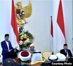 Presiden Joko Widodo membuka Konsultasi Tingkat Tinggi Ulama dan Cendekiawan Muslim Dunia tentang Islam Wasatiyah atau Islam jalan tengah di Istana Bogor Selasa 1 Mei 2018. (Foto: Biro Pers Istana)