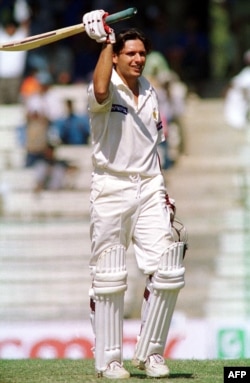 شاہد آفریدی نے دوسری اننگز میں 141 رنز کی اننگز کھیلی تھی۔