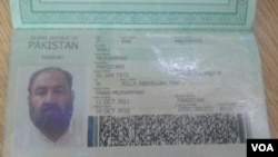 پاسپورت پاکستانیی که گفته می شود ملامنصور از سال ۲۰۰۶ با آن هژده بار به خارج سفر کرده بود