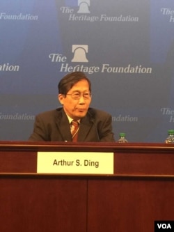 台灣國立政治大學國際關係研究中心研究員兼主任丁樹範（美國之音莉雅拍攝）