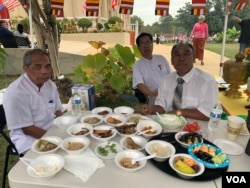 ទិដ្ឋភាព​ទូទៅ​នៃ​ពិធី​បុណ្យ​ភ្ជុំបិណ្ឌ​ក្នុង​វត្តពុទ្ធិការាម​ក្នុង​ទីក្រុង Silver Spring រដ្ឋ Maryland សហរដ្ឋ​អាមេរិក ក្នុង​ពិធី​បុណ្យ​ភ្ជុំបិណ្ឌនៅ​ថ្ងៃទី​២៨ ខែកញ្ញា ឆ្នាំ​២០១៩។ (សឿន វឌ្ឍនា/VOA)