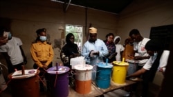 Maafisa wa uchaguzi wafunga sanduku za kura baada ya upigaji kura kukamilika