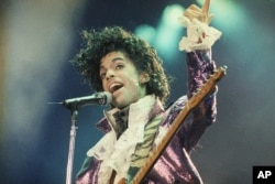 Prince en el Forum de Inglewood, California. 18 de febrero de 1985.