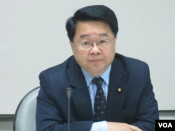 台灣在野黨民進黨立委吳秉叡（美國之音張永泰拍攝）