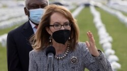 Gebi Gifords, nekadašnja članica Kongresa i aktivistkinja za strožu kontrolu prodaje i upotrebe oružja