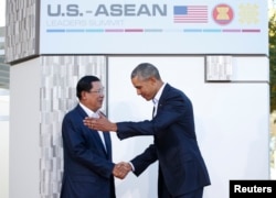 FILE - U.S. President Barack Obama welcomes Cambodia's Prime Minister Hun Sen upon his arrival at Sunnylands for a 10-nation Association of Southeast Asian Nations (ASEAN) summit in Rancho Mirage, California February 15, 2016.