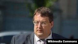 ཡུག་ཀེ་རེན་གྱི་ནང་སྲིད་བློན་ཆེན་གྱི་སློབ་སྟོན་པ་ཨན་ཊོན་གྷ་ར་ཤ་ཆཱེན་ཀོས་