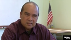 លោក ប៉ាន សូ ជា​ចាស់​ព្រឹទ្ធចារ្យ​ម្នាក់ និង​ជា​អតីត​បេក្ខជន​ក្រុមប្រឹក្សា​ក្រុង​ឆ្នាំ២០១៥​នៅ​ទីក្រុង​ឡូវែល រដ្ឋ​ម៉ាសាឈូសេត កាលពី​ថ្ងៃទី៤ ខែ​សីហា ឆ្នាំ​២០១៦។ (VOA Khmer)