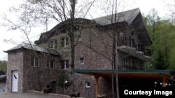 Vlasnik Ribnjaka „Rumeni“ Ramiz Halilović je dobio poljoprivredni poticaj za ugostiteljske objekte. Protiv njega se na Općinskom sudu u Živinicama vodi postupak zbog obmane pri dobijanju poticaja. (Foto: CIN)