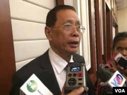 FILE - Sok Eysan, spokesman for the Cambodian People's Party (CPP), spoke to reporters in Phnom Penh, Jan. 5, 2017. (Hul Reaksmey/VOA Khmer)