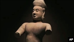 រូបចម្លាក់​នេះ​នឹង​ត្រូវ​ប្រគល់​ទៅ​ឱ្យ​អាជ្ញាធរ​កម្ពុជា​ក្នុង​រយៈ​ពេល​៩០​ថ្ងៃ​យ៉ាង​យូរ​ចាប់​ពីថ្ងៃ​ចុះ​ហត្ថលេខា។