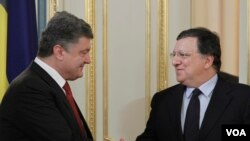 Президент Петро Порошенко і голова Європейської комісії Жозе Мануель Баррозу
