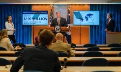 마이크 폼페오 미 국무장관이 10일 워싱턴 국무부 청사에서 열린 ‘2019 국제종교자유’ 보고서 발표 기자회견에서 발언하고 있다.