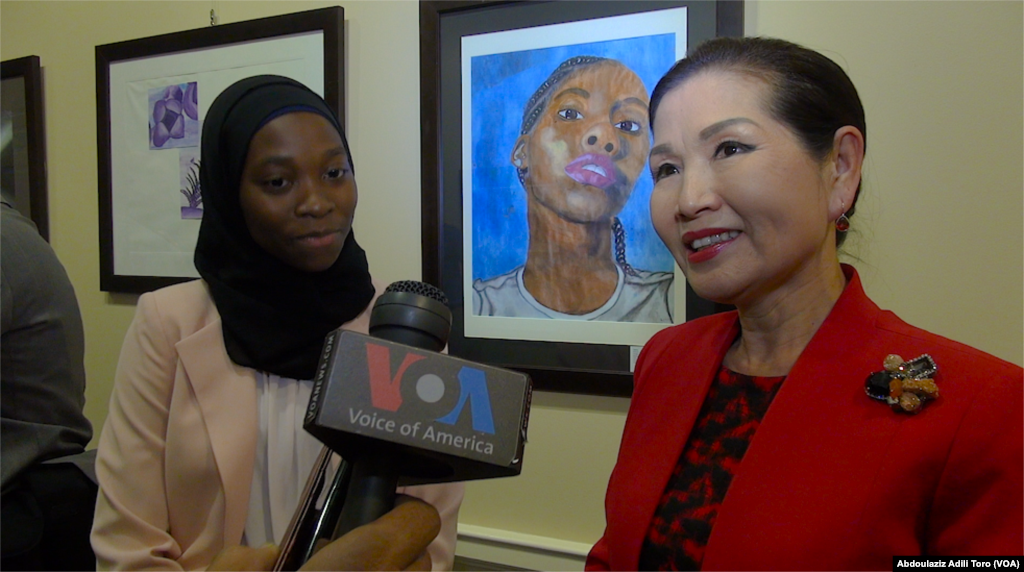 Uwargidan gwamnan jihar Maryland Yumi Hogan tare 'yar Najeriya Rabiatu Ladan, Disemba &nbsp;05, 2017